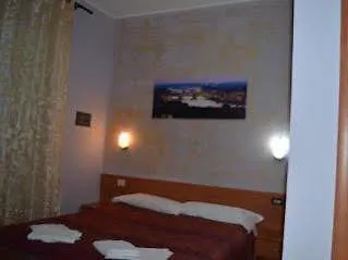 Domus Ferruccio 4* Rom