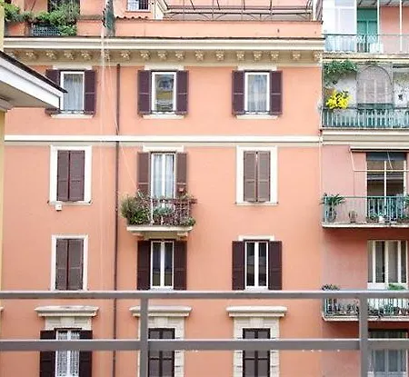 Domus Ferruccio Rom