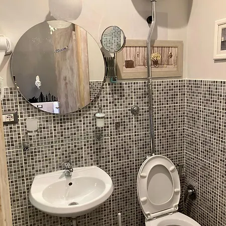 بيت ضيافة Domus Ferruccio 2*